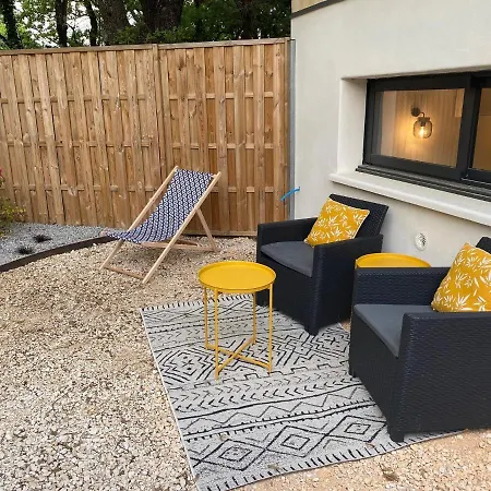 Appartement Magnifique cocon sous les chênes à Saint-Martin-de-Londres Extérieur photo